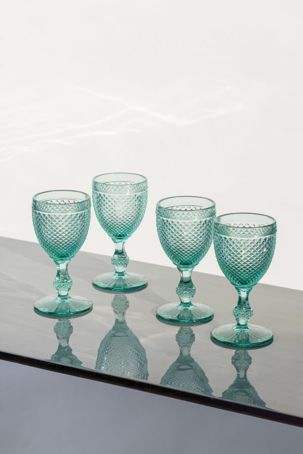 Glassware - Diamond stemmed, medium - mint - Signature Rentals
